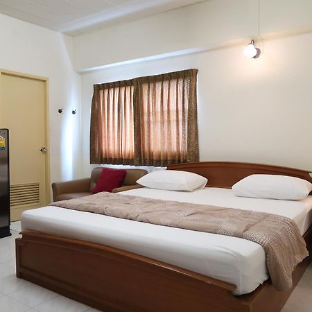 Phawana Sweet Hotel Bangkok Extérieur photo