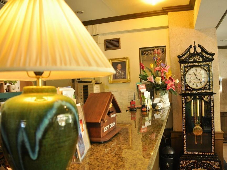 Phawana Sweet Hotel Bangkok Extérieur photo