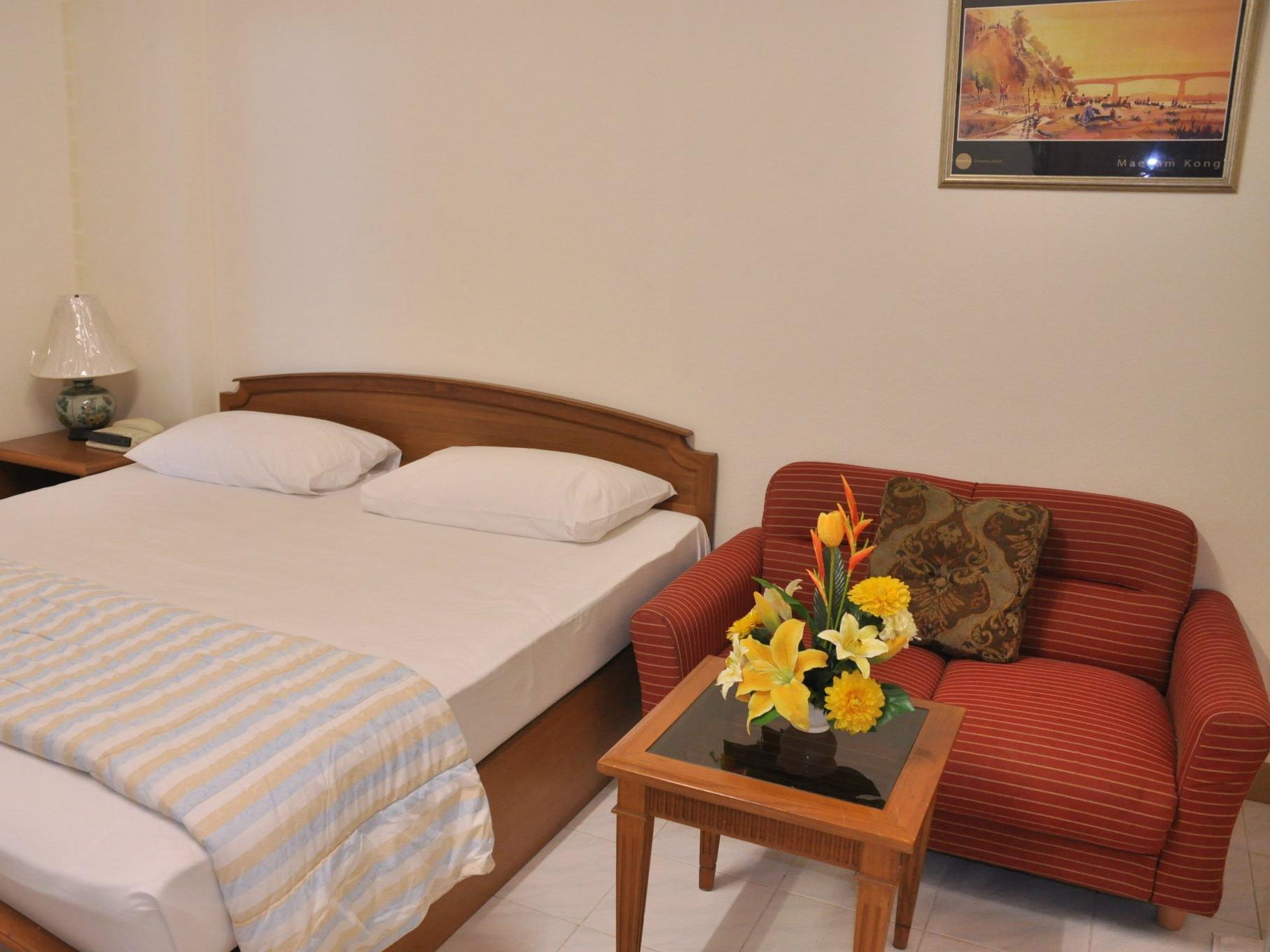 Phawana Sweet Hotel Bangkok Extérieur photo