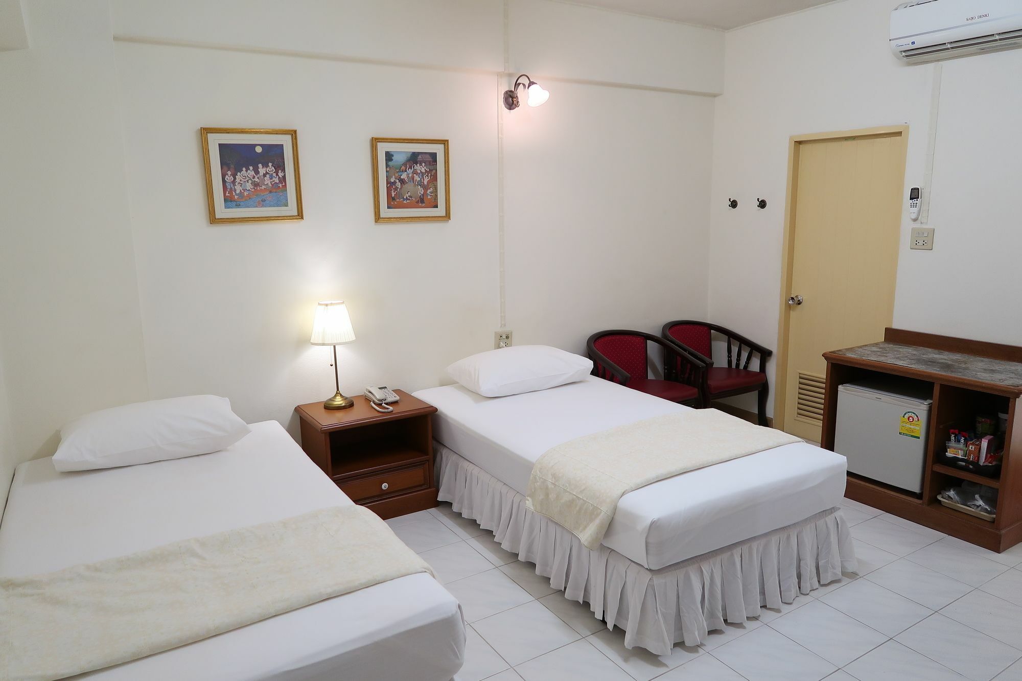 Phawana Sweet Hotel Bangkok Extérieur photo